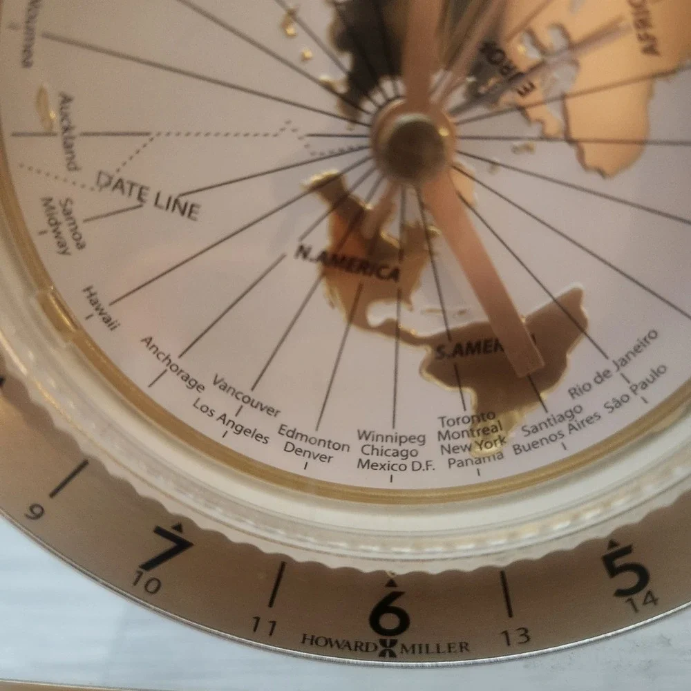 Howard Miller World Time Desk Clock Gold Map Texas Instruments‎ Award Mahogany